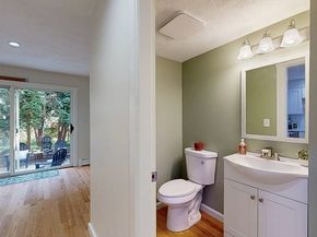 12 Merlin Ct 12, Worcester MA 01602
