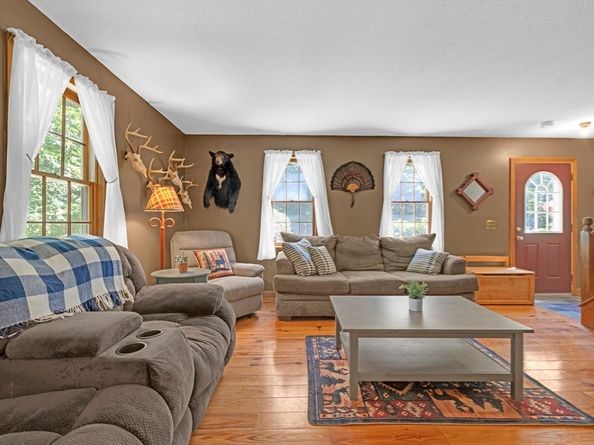 73 New Boston Rd, Sturbridge MA 01566
