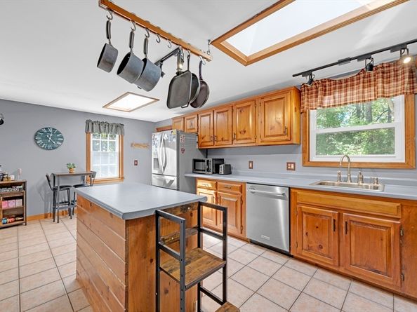73 New Boston Rd, Sturbridge MA 01566