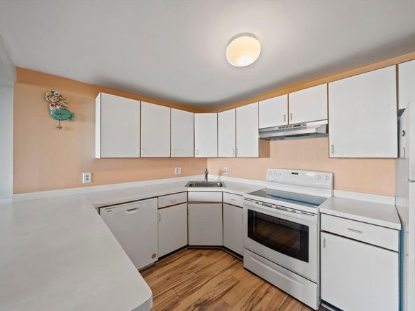 155 George Washington Blvd 304, Hull MA 02045