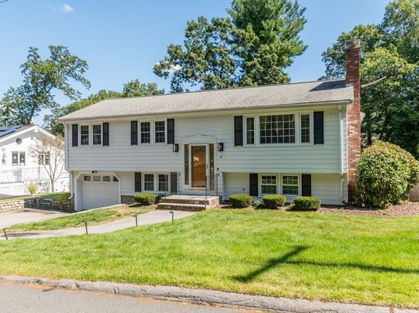 28 Hart St, Burlington MA 01803
