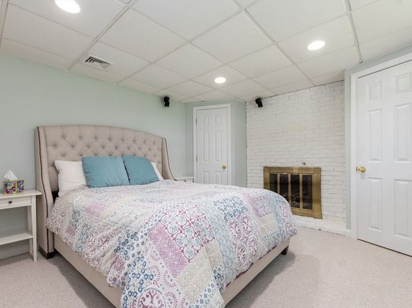 28 Hart St, Burlington MA 01803