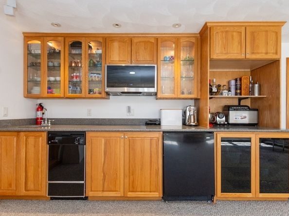 28 Hart St, Burlington MA 01803