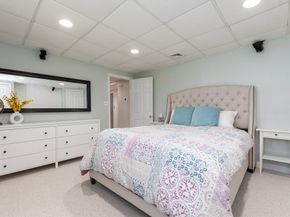 28 Hart St, Burlington MA 01803