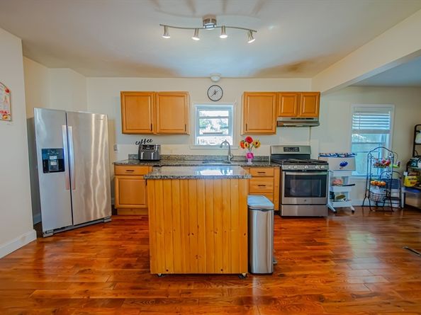 16 Mount Hope St, Dedham MA 02026