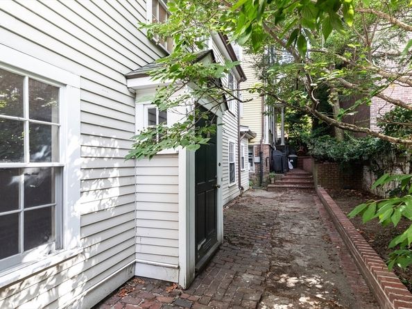 21A Pinckney, Boston MA 02114