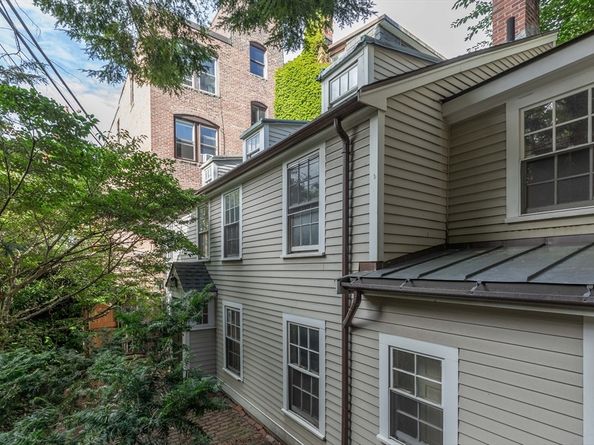 21A Pinckney, Boston MA 02114
