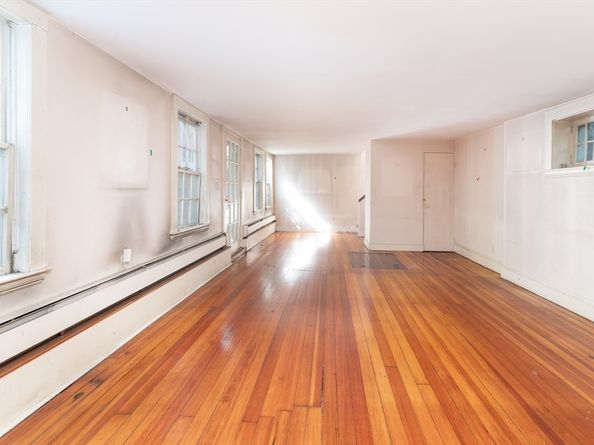 21A Pinckney, Boston MA 02114