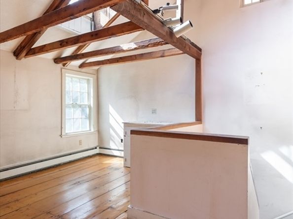 21A Pinckney, Boston MA 02114