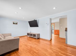 34 Rudolph St, Worcester MA 01604