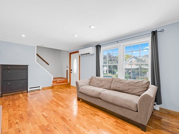 34 Rudolph St, Worcester MA 01604