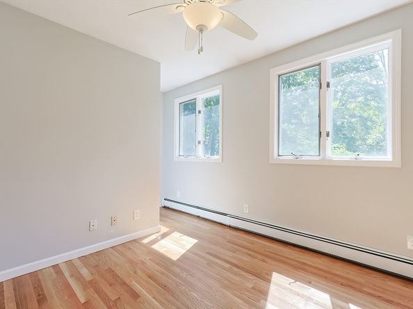 10 Prospect St, Upton MA 01568