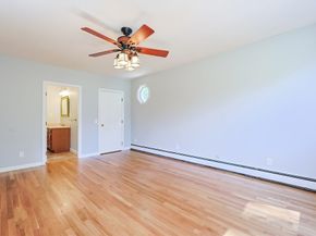 10 Prospect St, Upton MA 01568