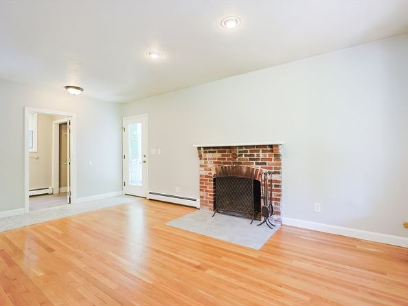 10 Prospect St, Upton MA 01568