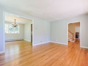 10 Prospect St, Upton MA 01568