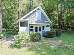 10 Prospect St, Upton MA 01568