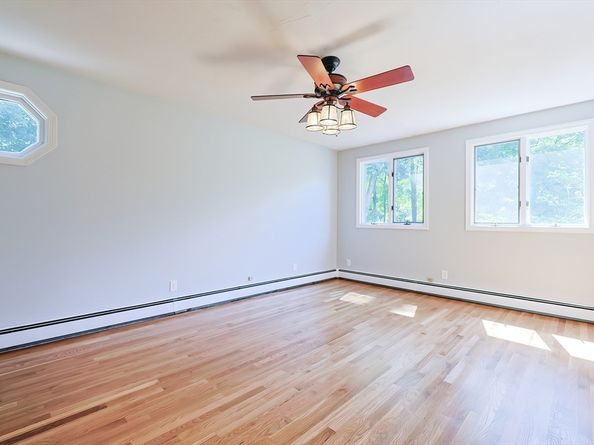 10 Prospect St, Upton MA 01568