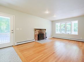 10 Prospect St, Upton MA 01568