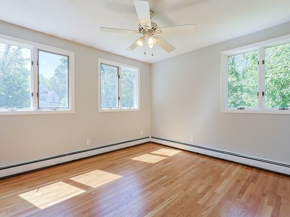 10 Prospect St, Upton MA 01568