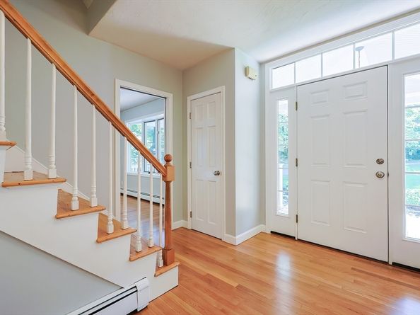 10 Prospect St, Upton MA 01568