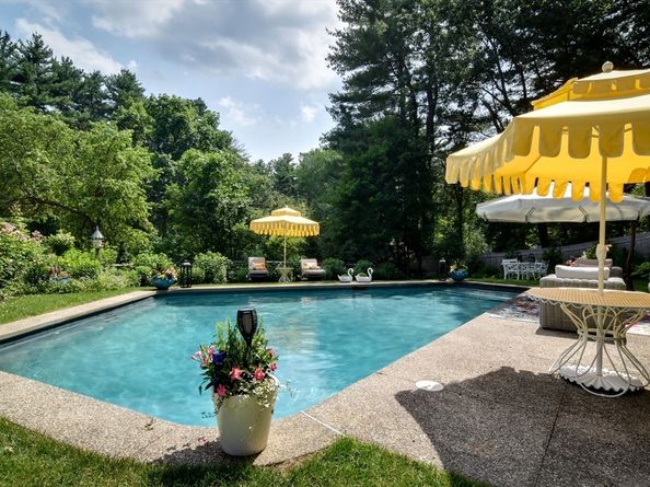 178 Dedham Street, Dover MA 02030