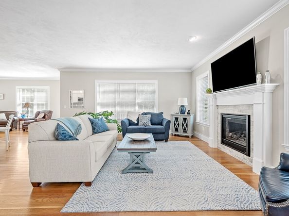 70 Jordan Rd, Holden MA 01520