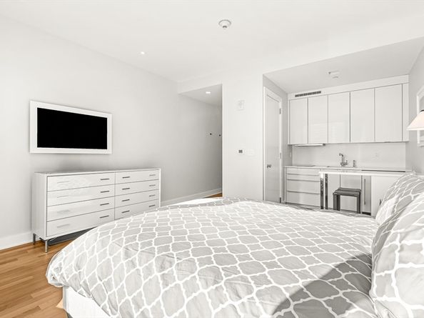 500 Atlantic Avenue 14T, Boston MA 02210
