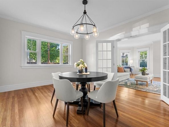 51 Bourne St 51, Newton MA 02466