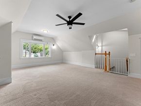 51 Bourne St 51, Newton MA 02466