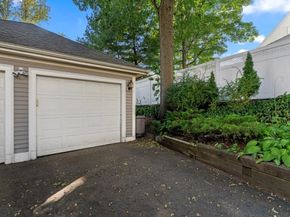 51 Bourne St 51, Newton MA 02466
