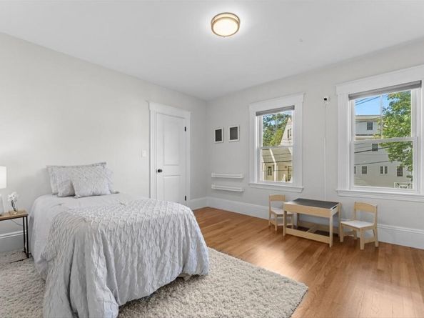 51 Bourne St 51, Newton MA 02466