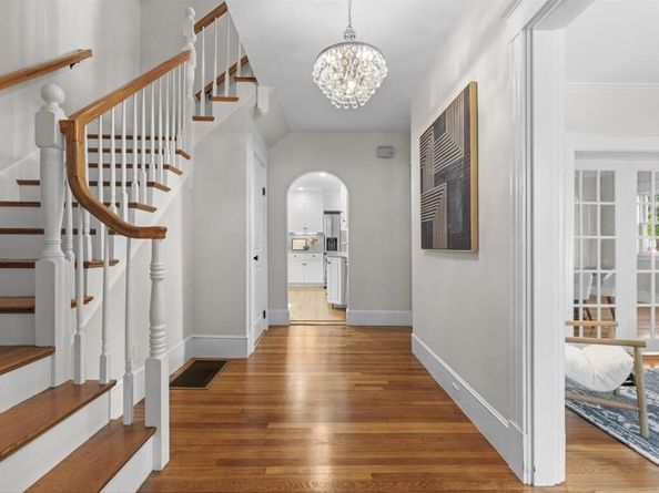 51 Bourne St 51, Newton MA 02466