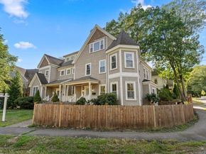 51 Bourne St 51, Newton MA 02466