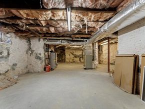 51 Bourne St 51, Newton MA 02466