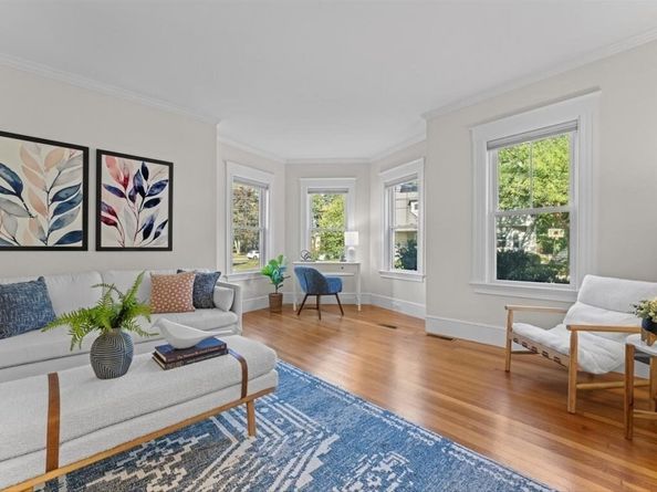 51 Bourne St 51, Newton MA 02466