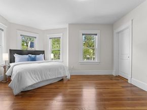 51 Bourne St 51, Newton MA 02466