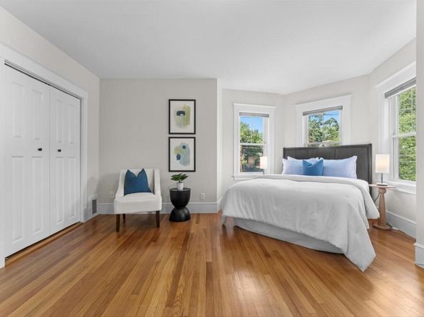 51 Bourne St 51, Newton MA 02466