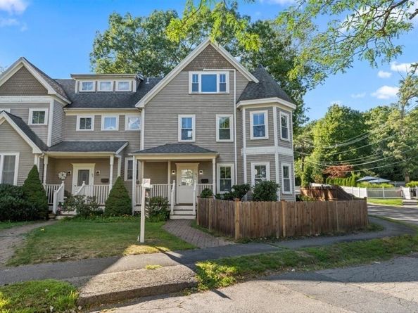 51 Bourne St 51, Newton MA 02466