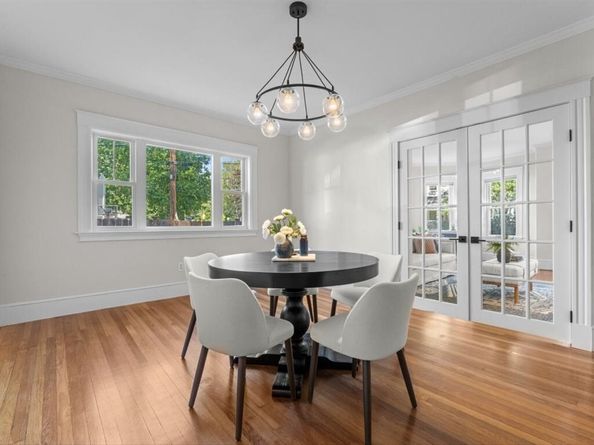 51 Bourne St 51, Newton MA 02466