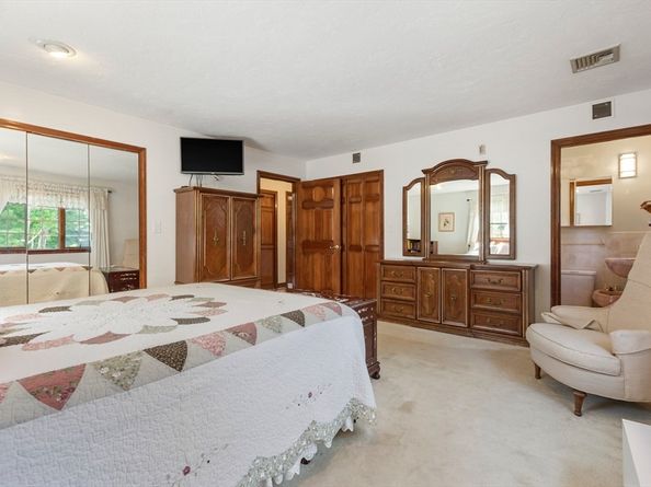 18 Laurel Park, Holbrook MA 02343