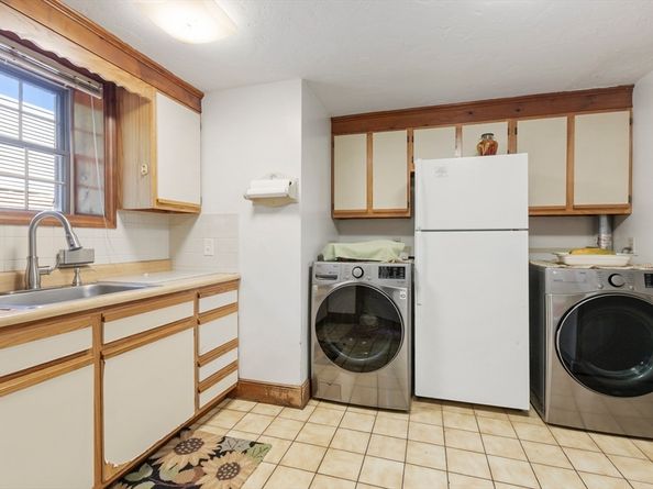 18 Laurel Park, Holbrook MA 02343