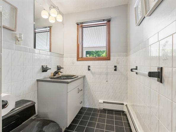 18 Laurel Park, Holbrook MA 02343