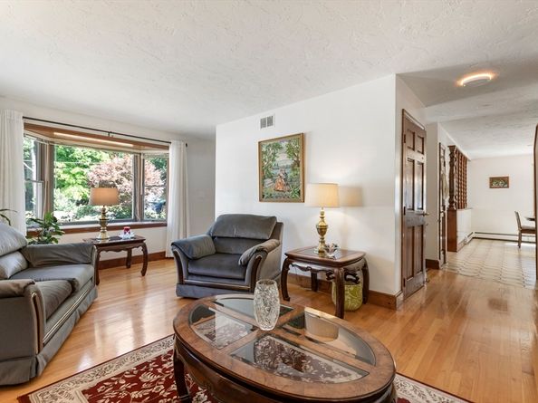 18 Laurel Park, Holbrook MA 02343