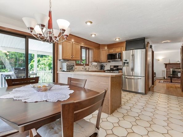 18 Laurel Park, Holbrook MA 02343