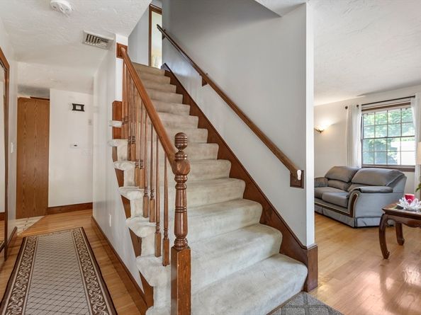 18 Laurel Park, Holbrook MA 02343