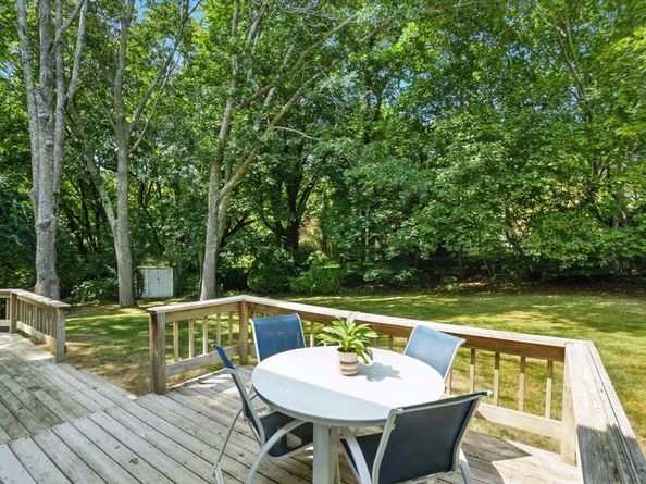 7 Bonnie Ln, Kingston MA 02364