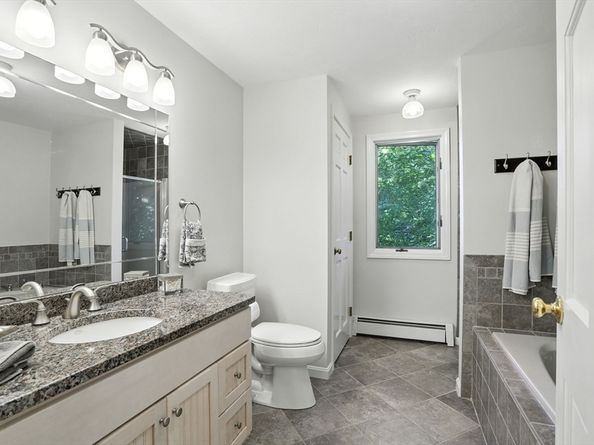 7 Bonnie Ln, Kingston MA 02364