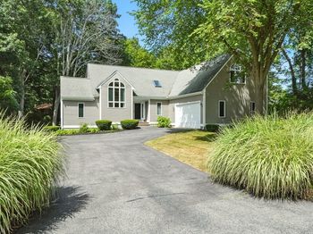 7 Bonnie Ln