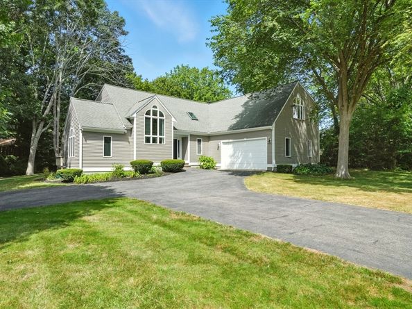 7 Bonnie Ln, Kingston MA 02364