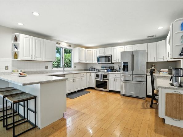 7 Bonnie Ln, Kingston MA 02364